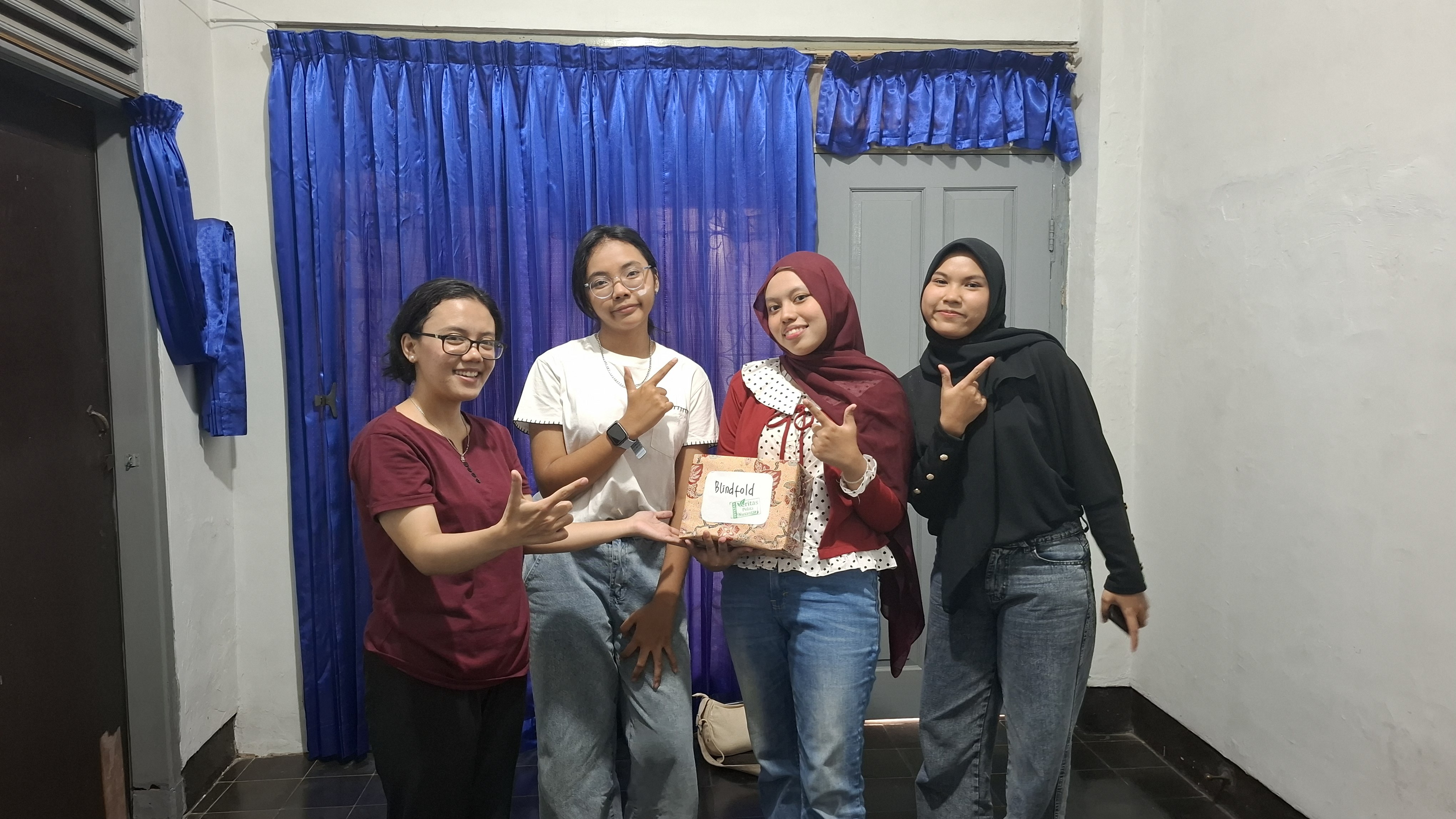 Awarding prizes to the winners of the competitions